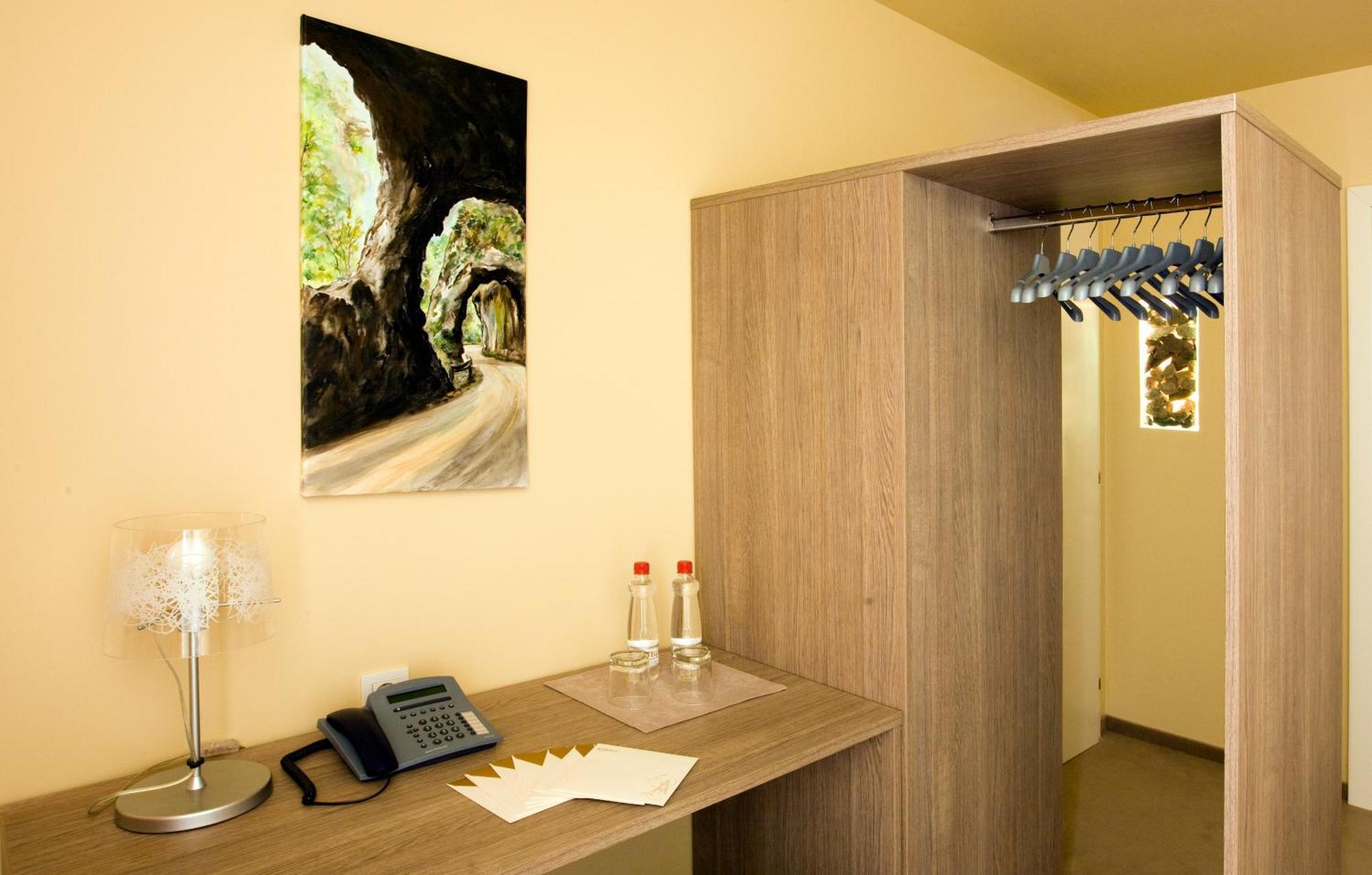 Ambient Hotel Domzale Bagian luar foto