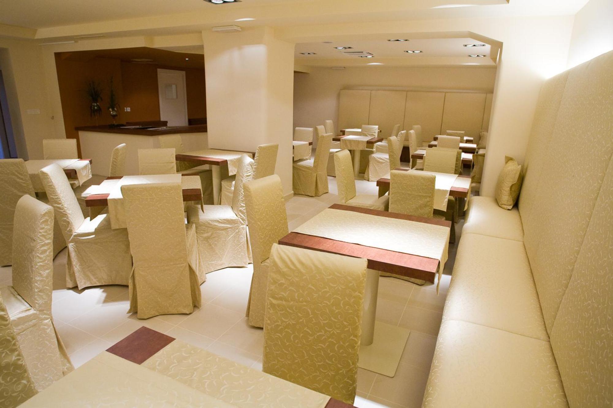 Ambient Hotel Domzale Bagian luar foto